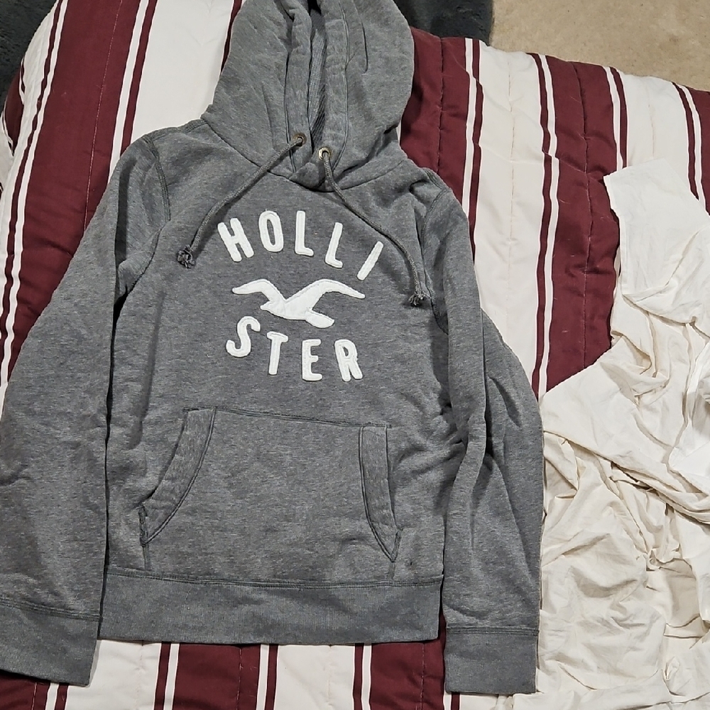 Hollister Men's Charcoal Hoodie Sweater
